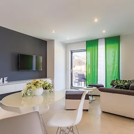 Awesome In With Kitchen * Medulin