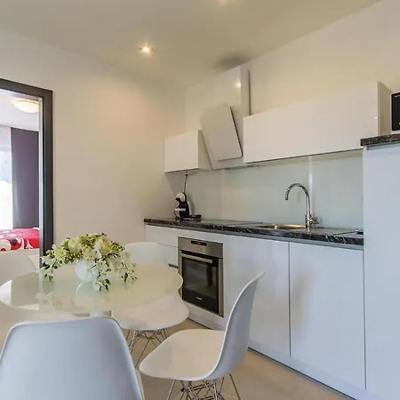 Awesome In With Kitchen Appartement *