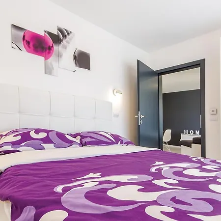 Awesome In With Kitchen Appartement Medulin