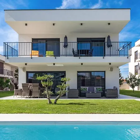 Apartament In *