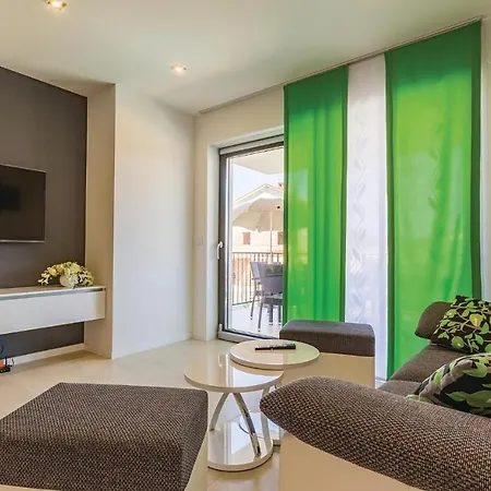 Awesome In With Kitchen Appartement Medulin