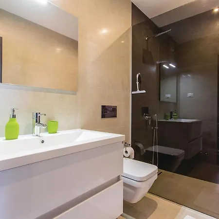 Appartement Awesome In With Kitchen